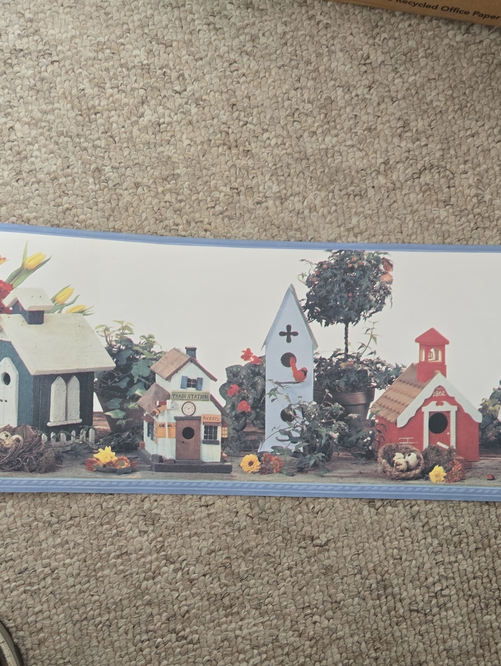 Vintage Sunworthy Birdhouse Wallpaper Border – 8‑Inch Height – Lot of 3 Rolls - Picture 4 of 11